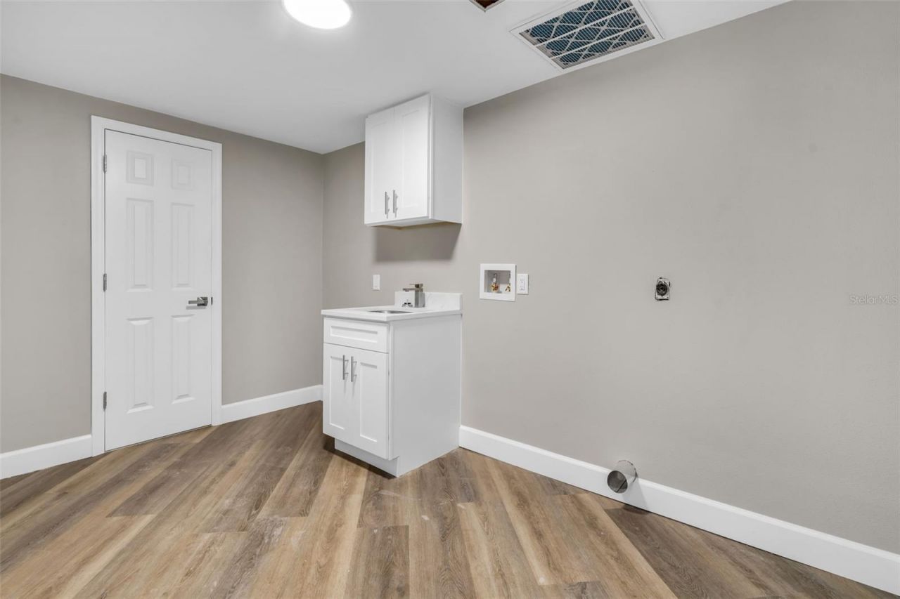 216 S Shore Crest Drive, Tampa, FL 33609 Photo