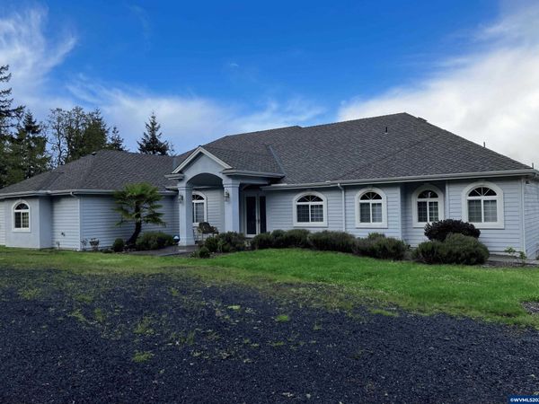 1920 Cochrane Ln, Dallas, OR 97338