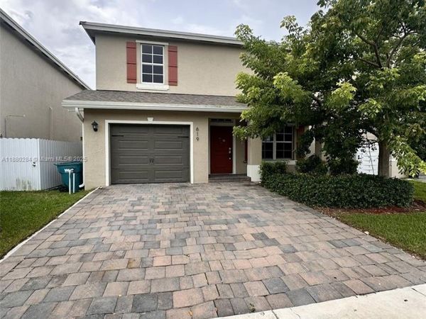 619 NE 4th St, Florida City, FL 33034