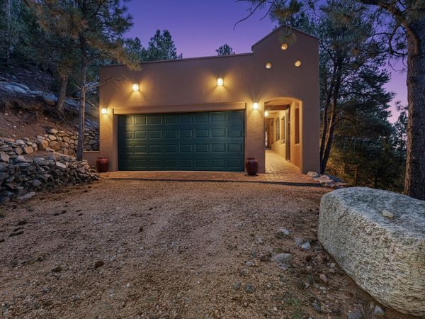 80 La Barbaria, Santa Fe, NM 87505