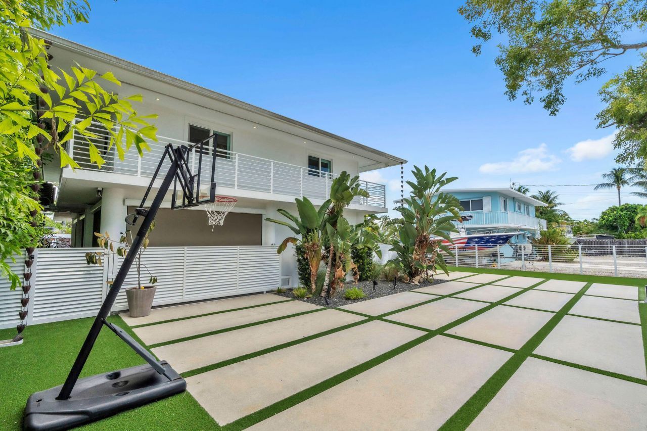 165 Ocean Drive, Tavernier, FL 33070 Photo