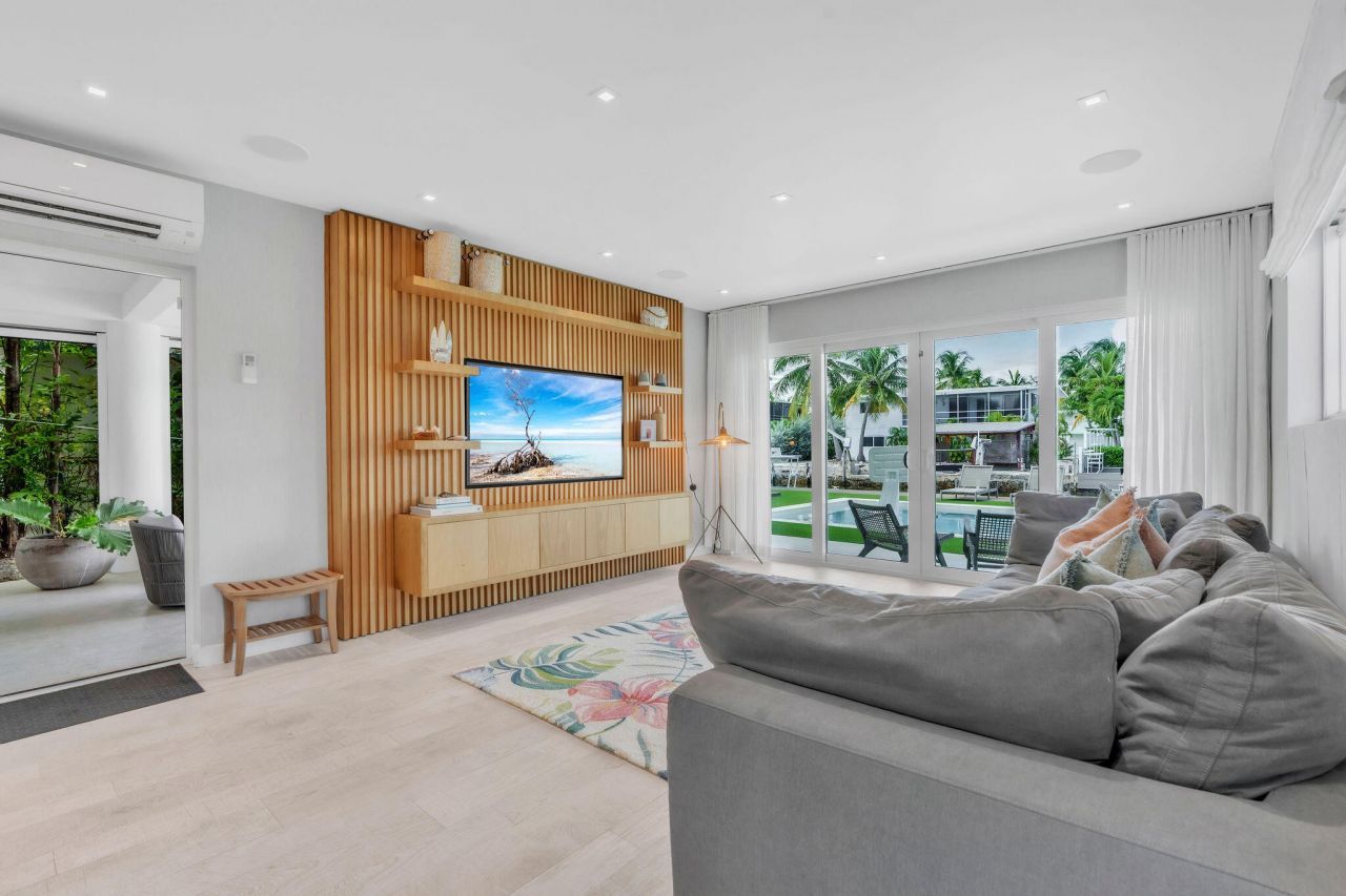 165 Ocean Drive, Tavernier, FL 33070 Photo