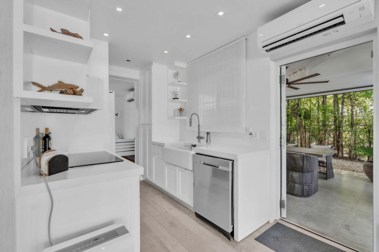 165 Ocean Drive, Tavernier, FL 33070 Photo