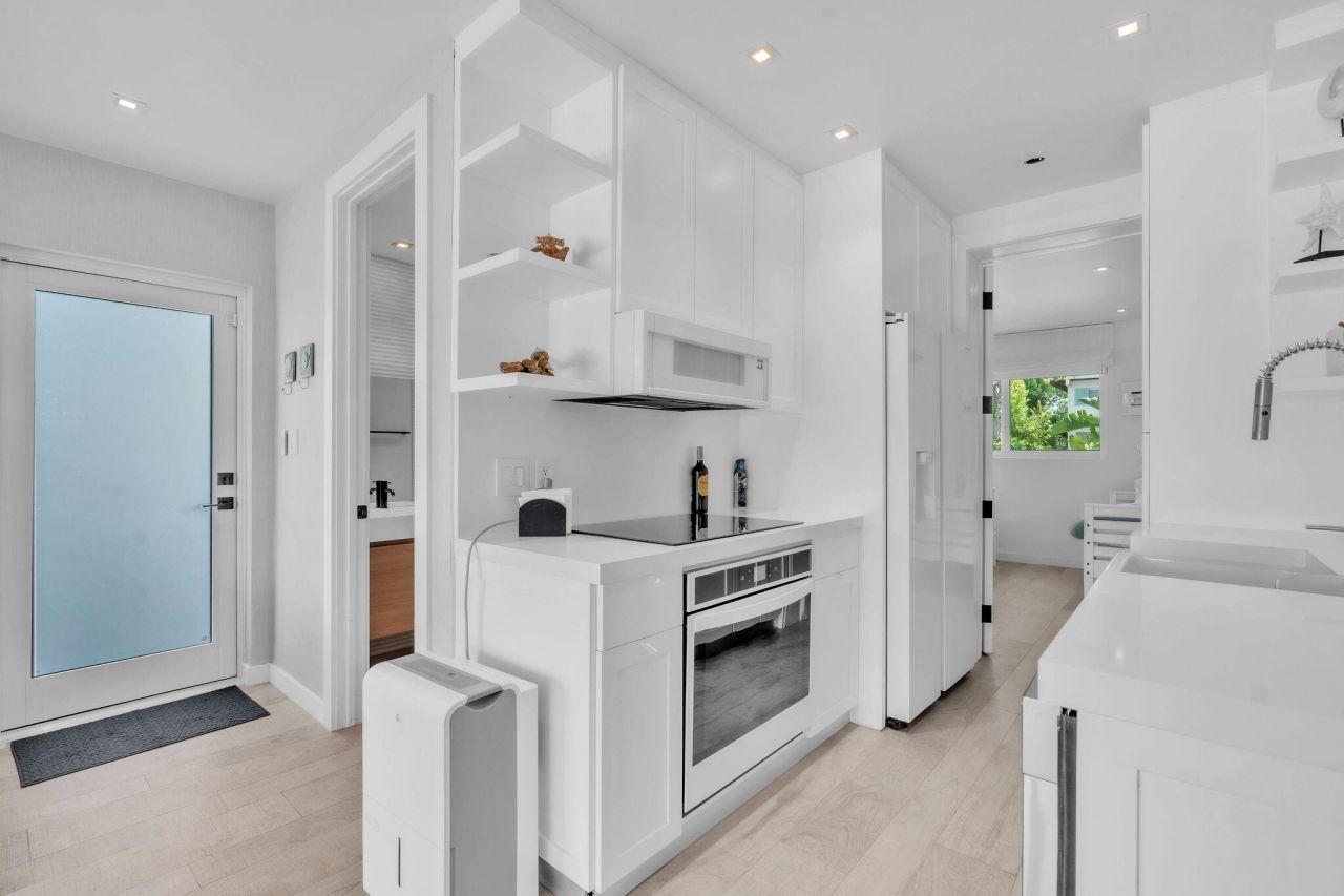 165 Ocean Drive, Tavernier, FL 33070 Photo