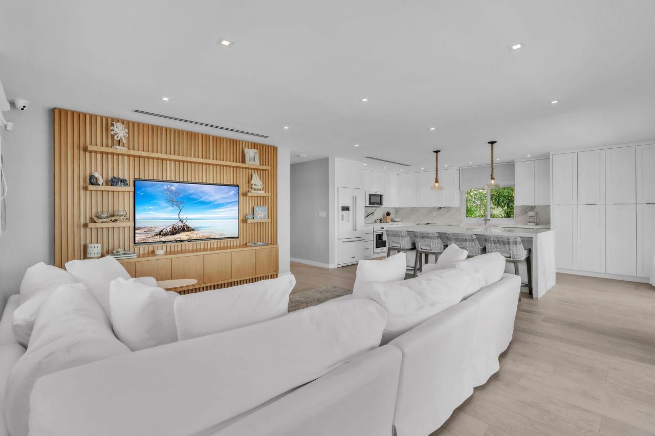 165 Ocean Drive, Tavernier, FL 33070 Photo