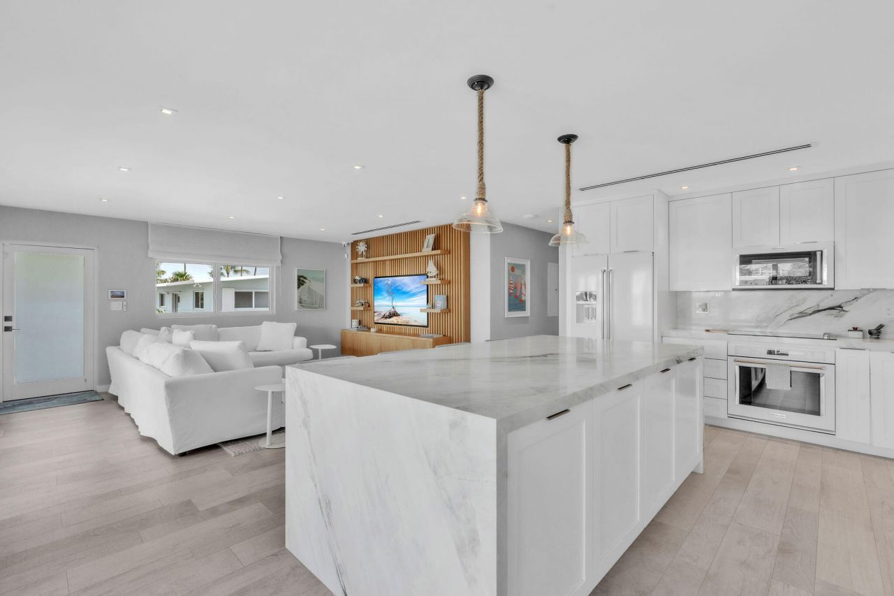 165 Ocean Drive, Tavernier, FL 33070 Photo