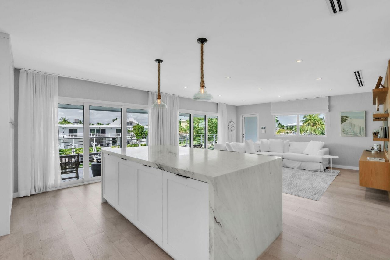 165 Ocean Drive, Tavernier, FL 33070 Photo