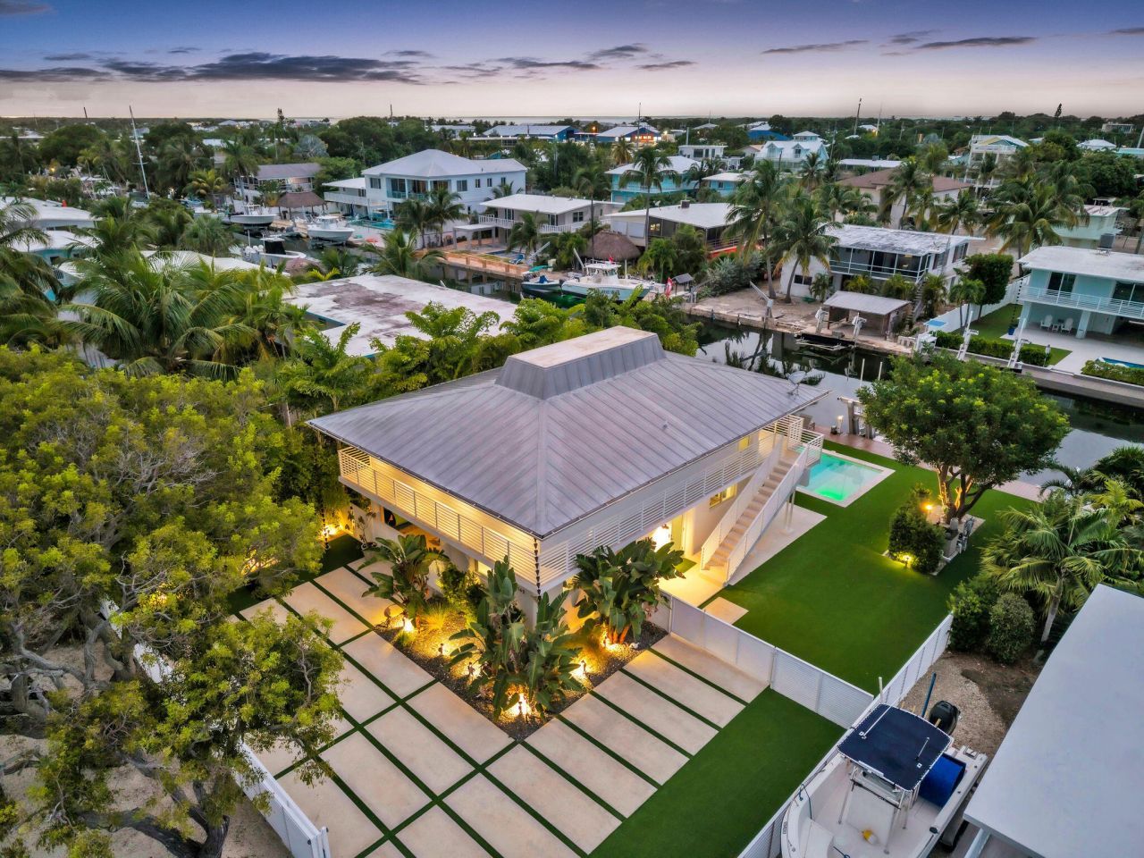 165 Ocean Drive, Tavernier, FL 33070 Photo