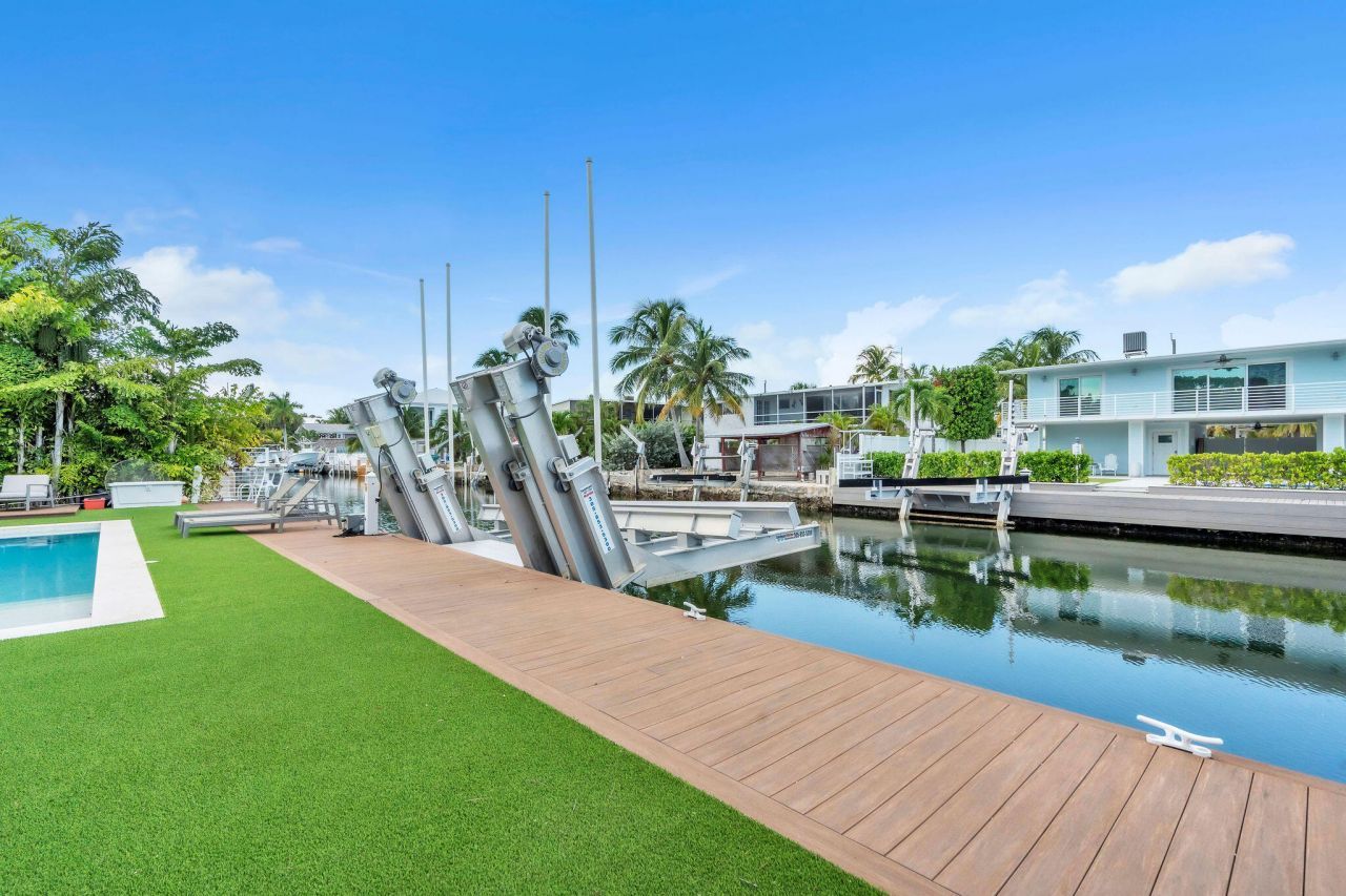 165 Ocean Drive, Tavernier, FL 33070 Photo