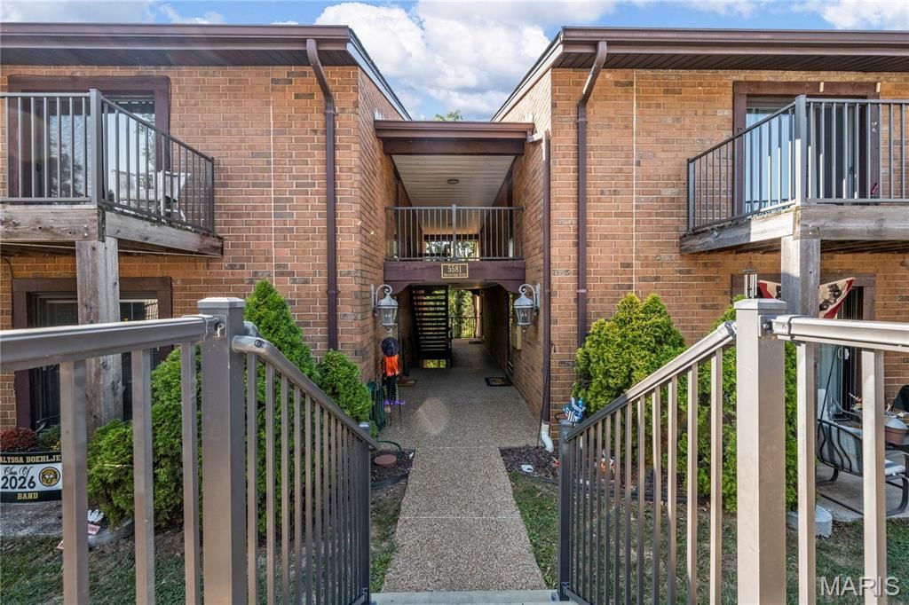 5581 Baronridge Drive, Unit 5, Saint Louis, MO 63129 Main Photo