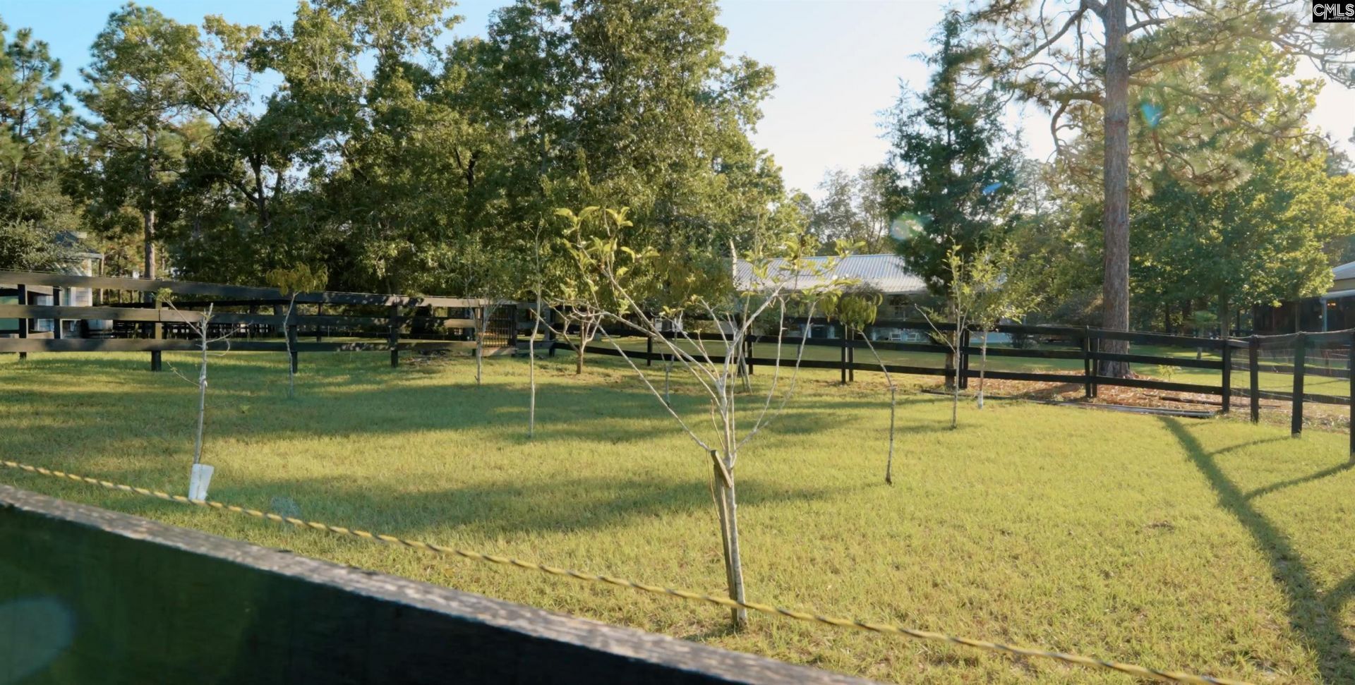 78 Foxwood Photo 44