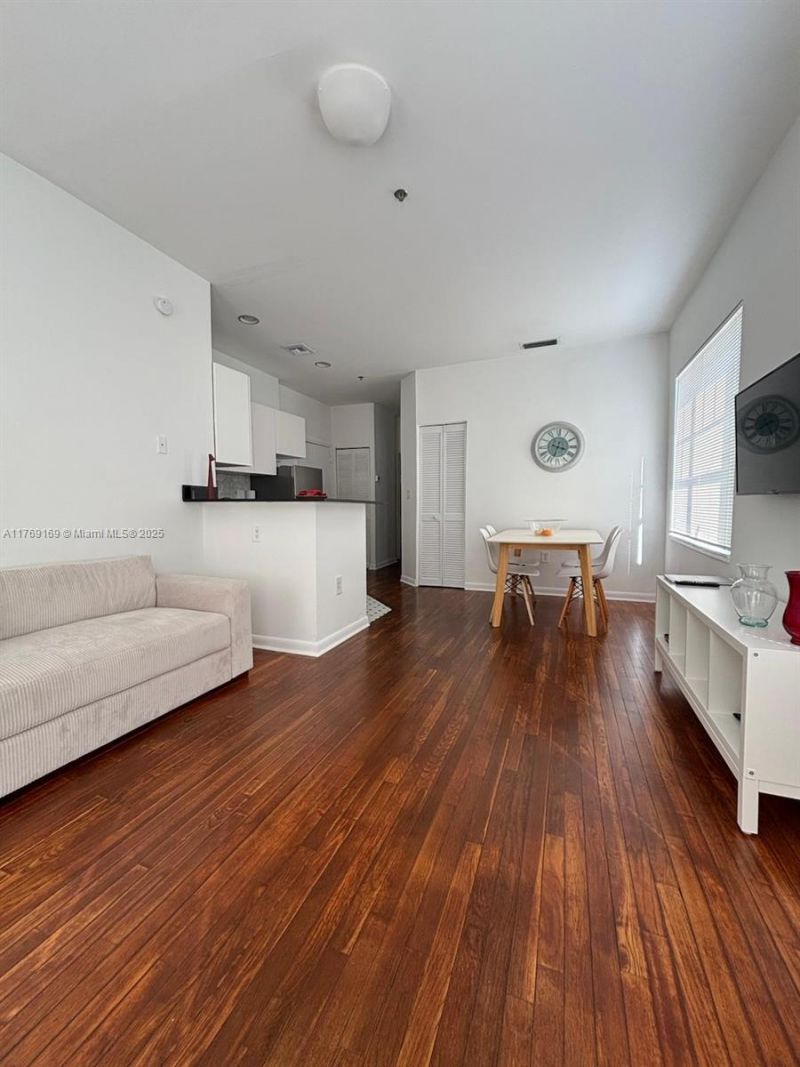 1244 Pennsylvania Ave, Unit 307, Miami Beach, FL 33139 Photo