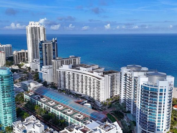 6039 Collins Ave, Unit 311, Miami Beach, FL 33140