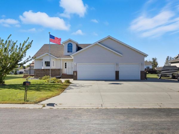 512 9th Street NE, Dilworth, MN 56529