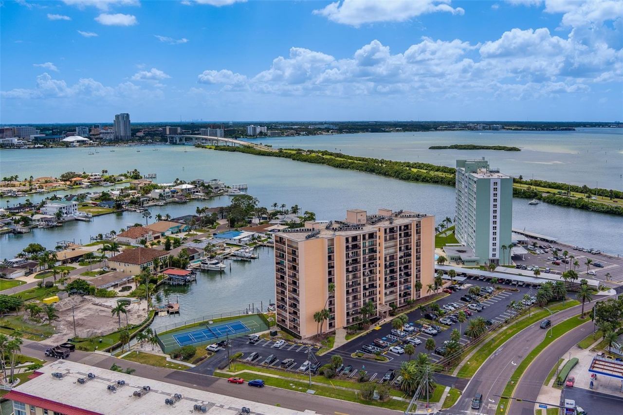 51 Island Way, Unit 101, Clearwater Beach, FL 33767 Photo