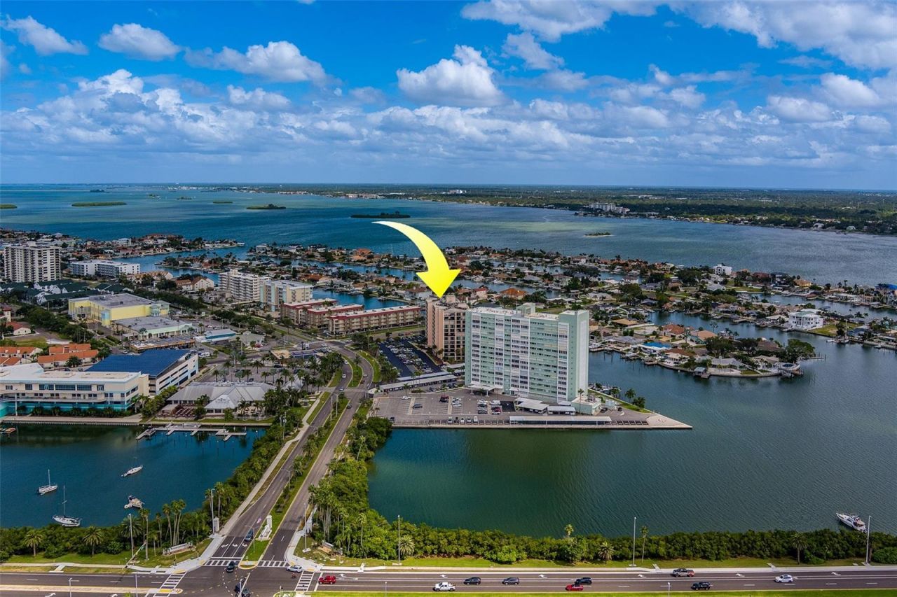 51 Island Way, Unit 101, Clearwater Beach, FL 33767 Photo