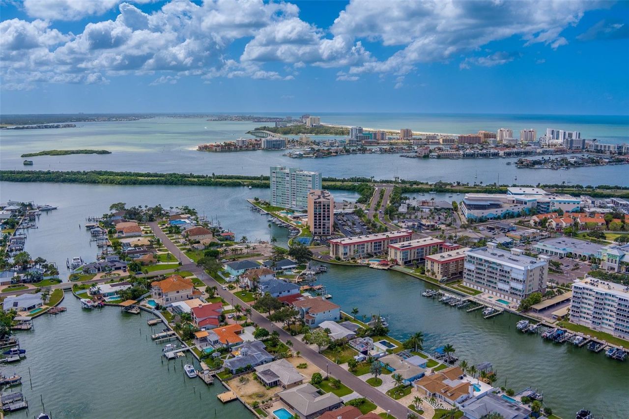 51 Island Way, Unit 101, Clearwater Beach, FL 33767 Photo