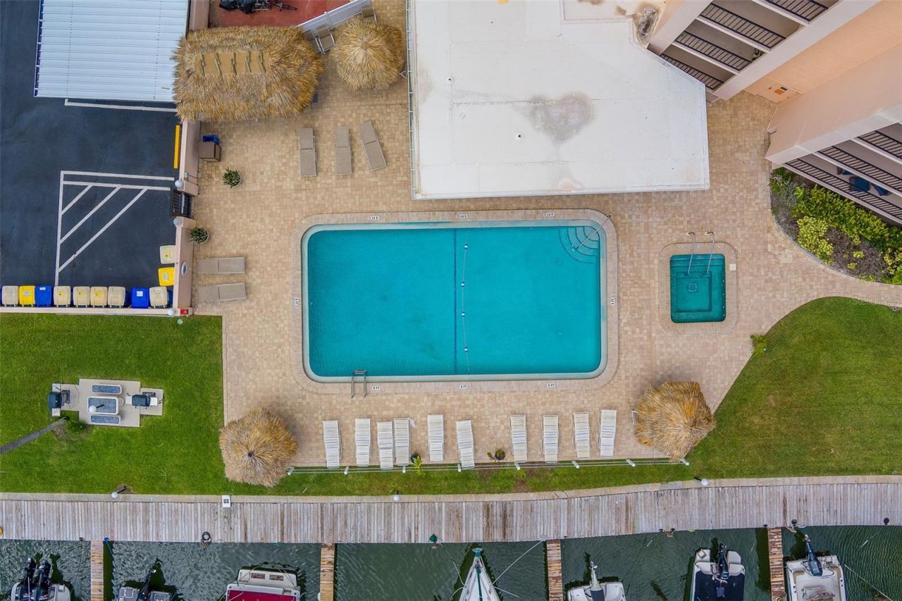 51 Island Way, Unit 101, Clearwater Beach, FL 33767 Photo