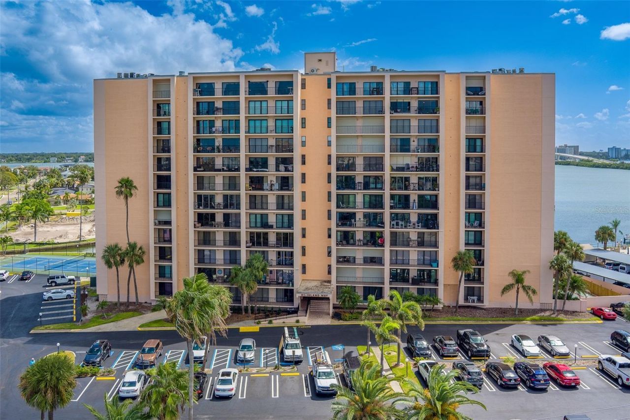 51 Island Way, Unit 101, Clearwater Beach, FL 33767 Photo