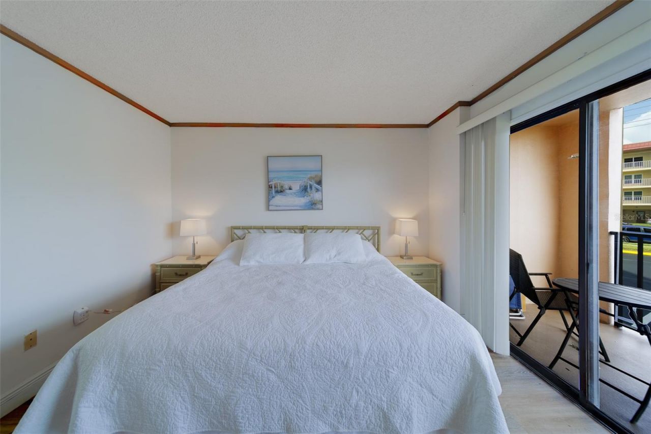 51 Island Way, Unit 101, Clearwater Beach, FL 33767 Photo