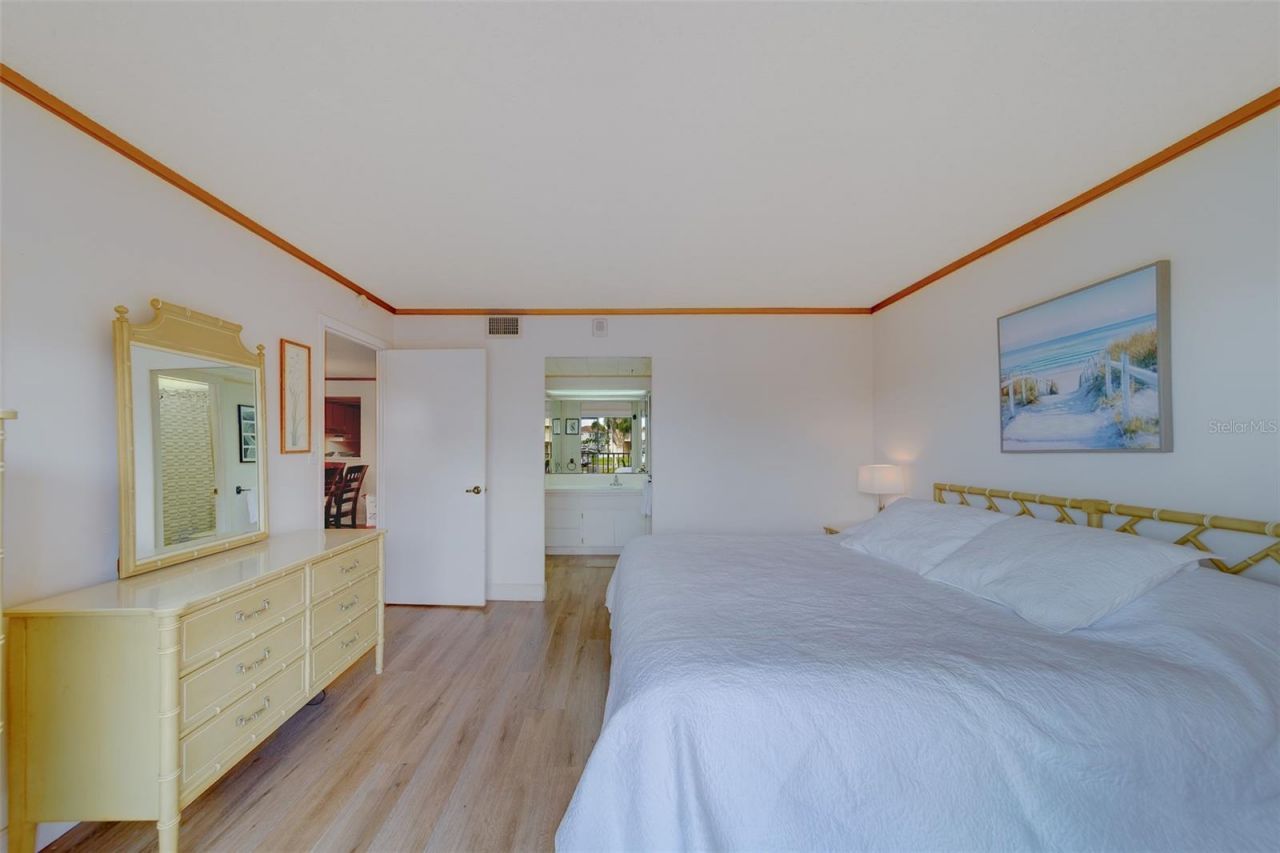 51 Island Way, Unit 101, Clearwater Beach, FL 33767 Photo