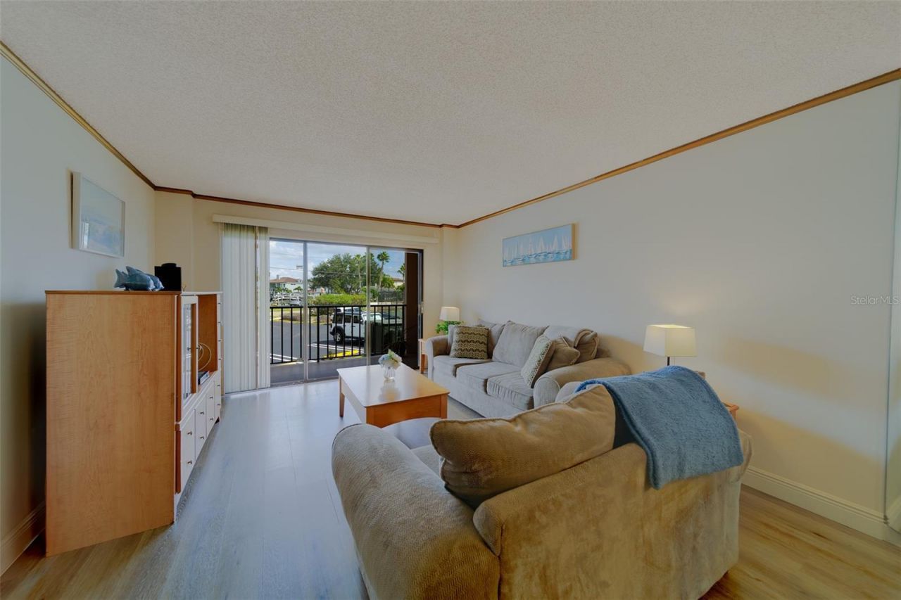51 Island Way, Unit 101, Clearwater Beach, FL 33767 Photo