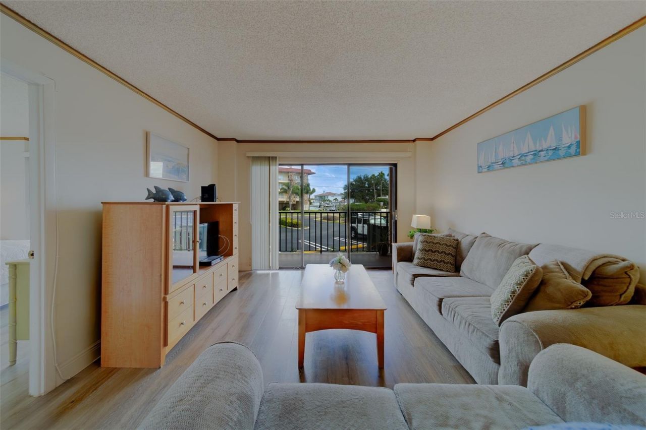 51 Island Way, Unit 101, Clearwater Beach, FL 33767 Photo