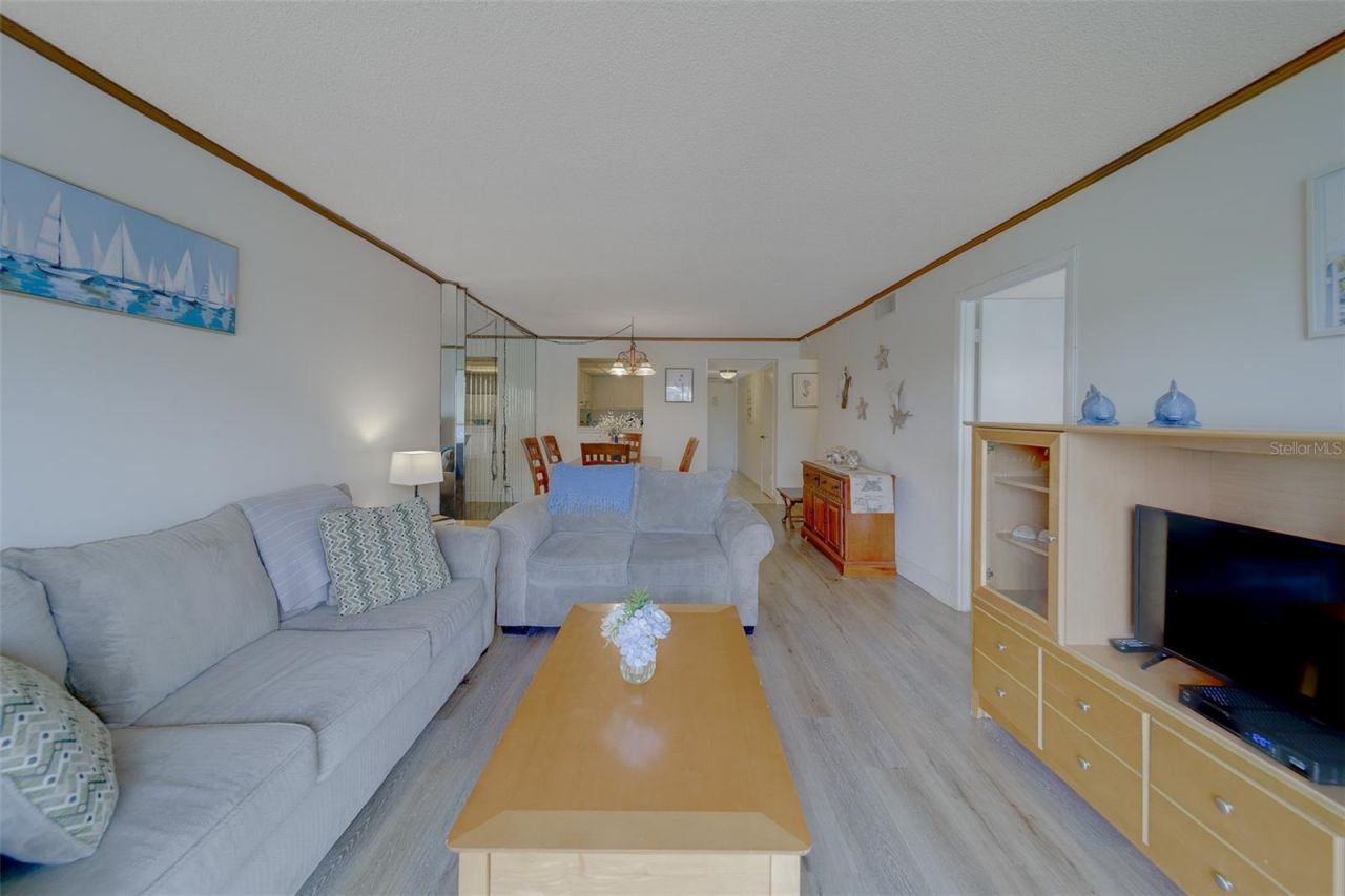 51 Island Way, Unit 101, Clearwater Beach, FL 33767 Photo