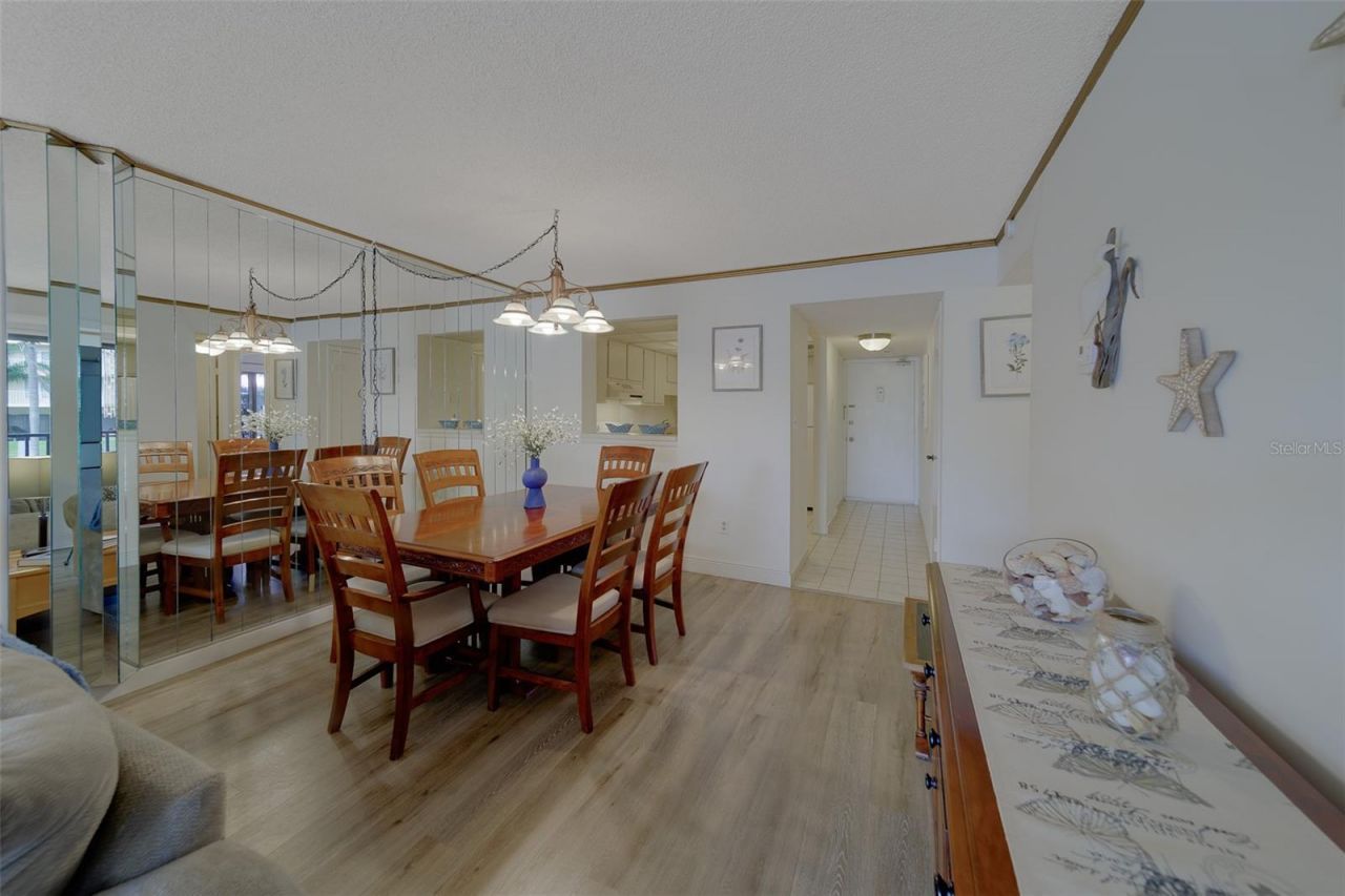 51 Island Way, Unit 101, Clearwater Beach, FL 33767 Photo