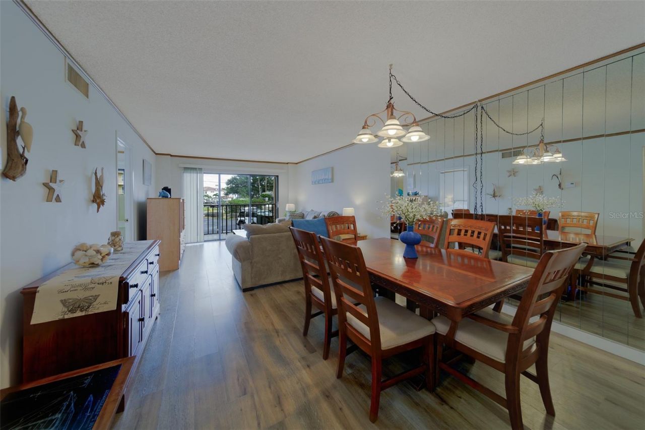 51 Island Way, Unit 101, Clearwater Beach, FL 33767 Photo