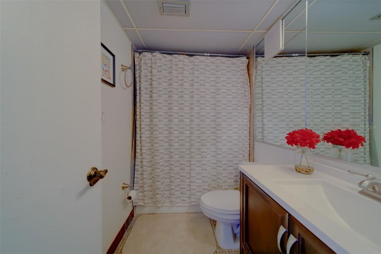 51 Island Way, Unit 101, Clearwater Beach, FL 33767 Photo
