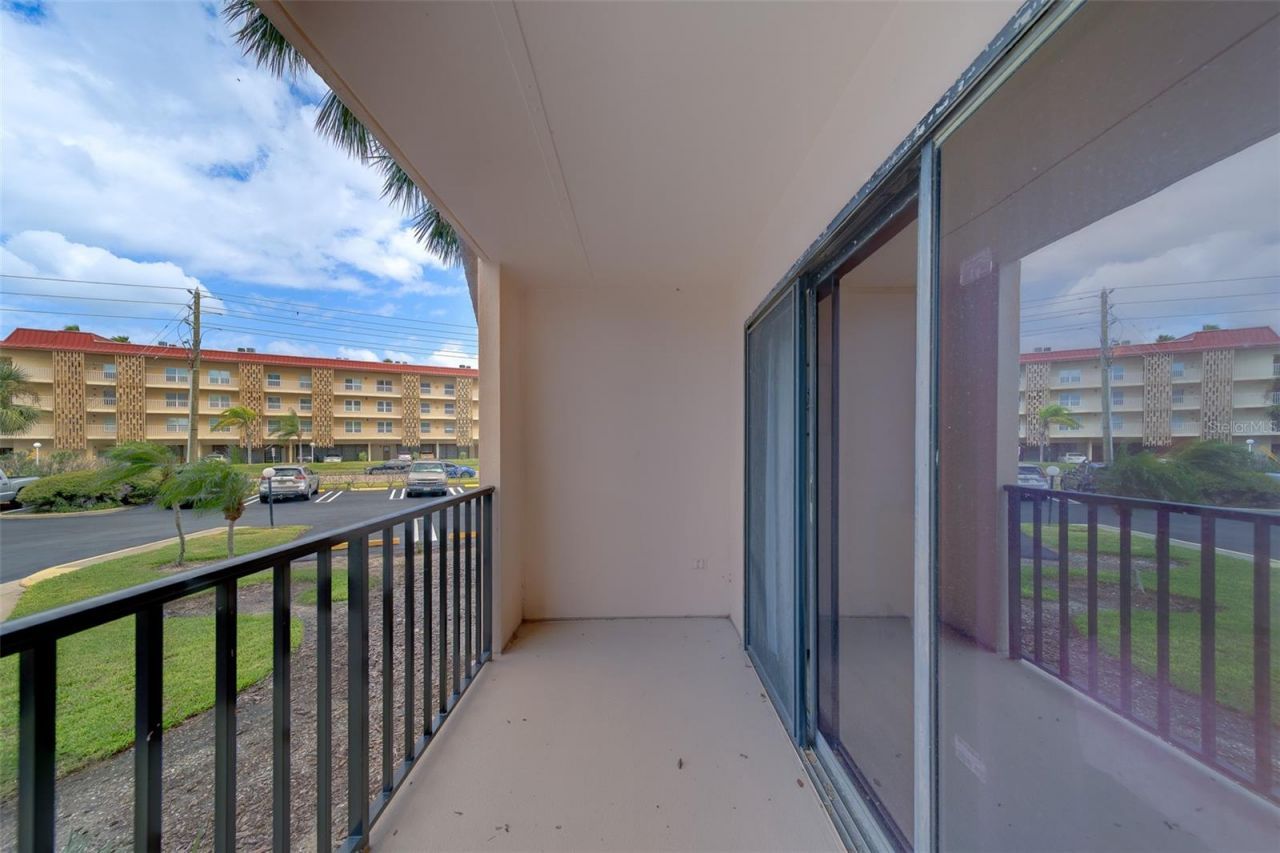 51 Island Way, Unit 101, Clearwater Beach, FL 33767 Photo