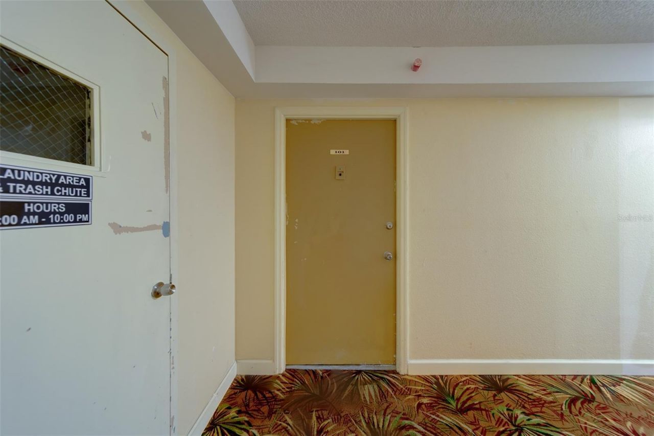 51 Island Way, Unit 101, Clearwater Beach, FL 33767 Photo