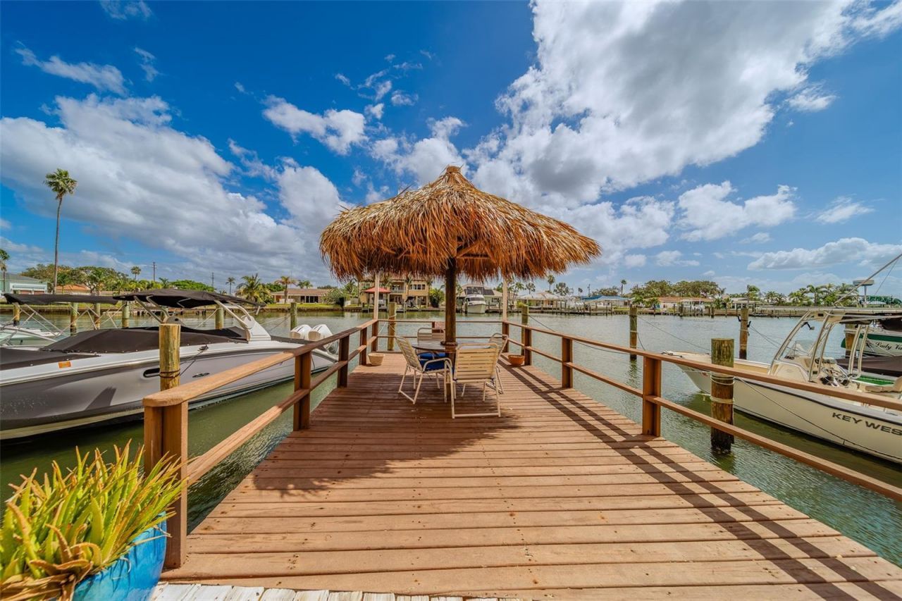 51 Island Way, Unit 101, Clearwater Beach, FL 33767 Photo
