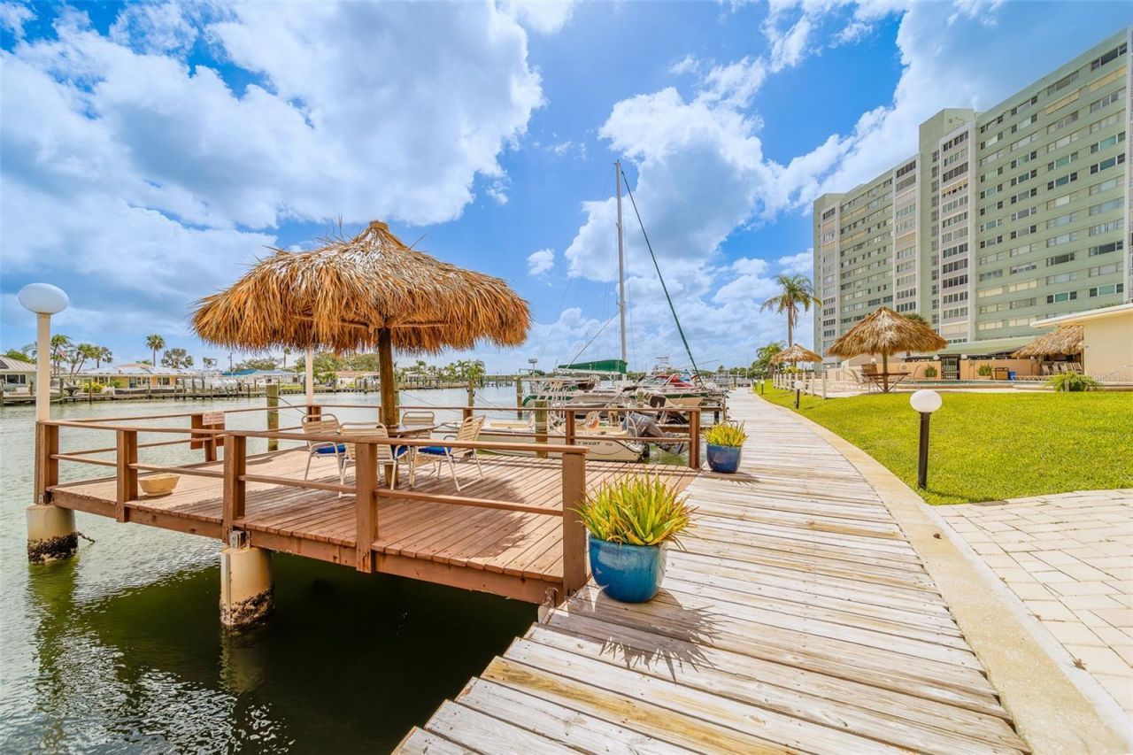 51 Island Way, Unit 101, Clearwater Beach, FL 33767 Photo