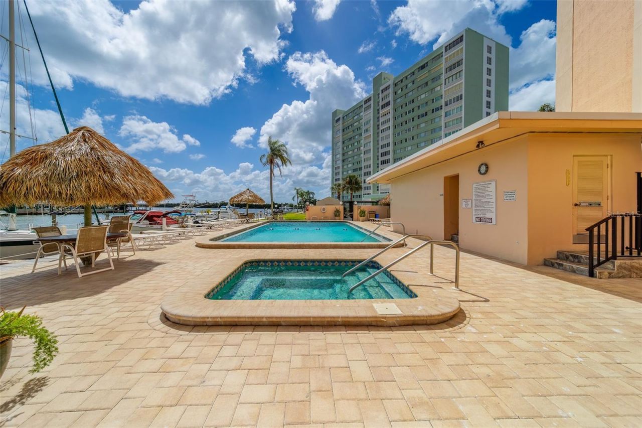 51 Island Way, Unit 101, Clearwater Beach, FL 33767 Photo