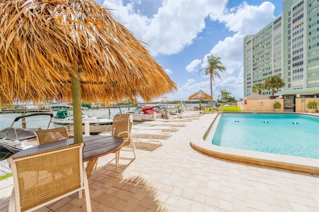 51 Island Way, Unit 101, Clearwater Beach, FL 33767 Photo