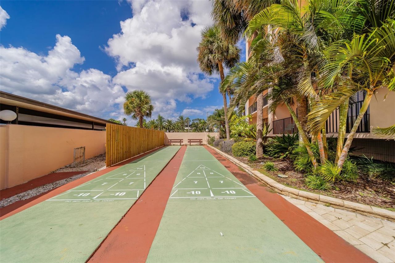 51 Island Way, Unit 101, Clearwater Beach, FL 33767 Photo