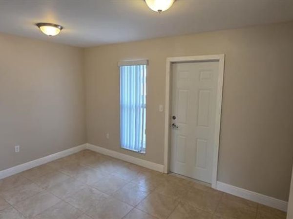 1940 NW 4th Ct, Unit 14, Miami, FL 33136