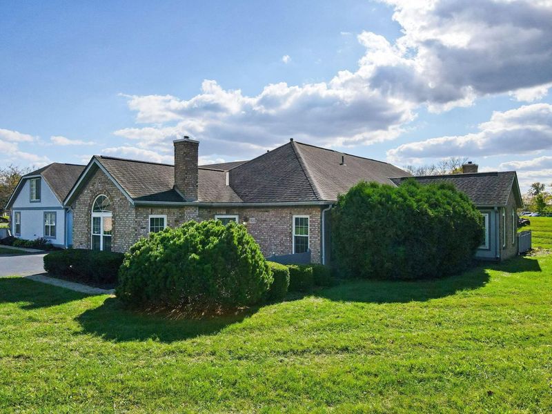 3820 Falls Circle Drive, Hilliard, OH 43026 Photo 6