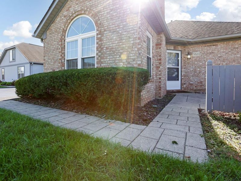 3820 Falls Circle Drive, Hilliard, OH 43026 Photo 7