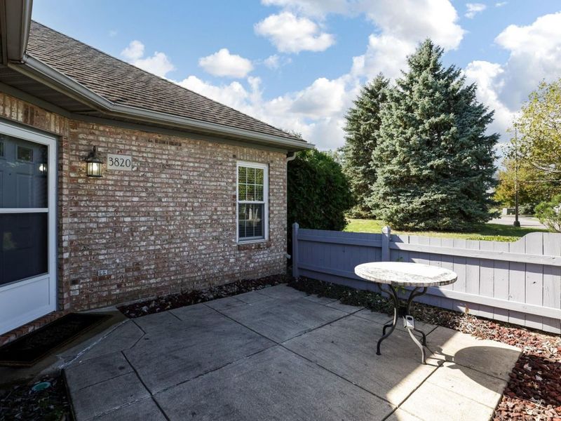 3820 Falls Circle Drive, Hilliard, OH 43026 Photo 8