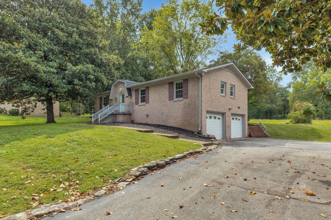 303 Lake Dr, Columbia, TN 38401 Main Photo