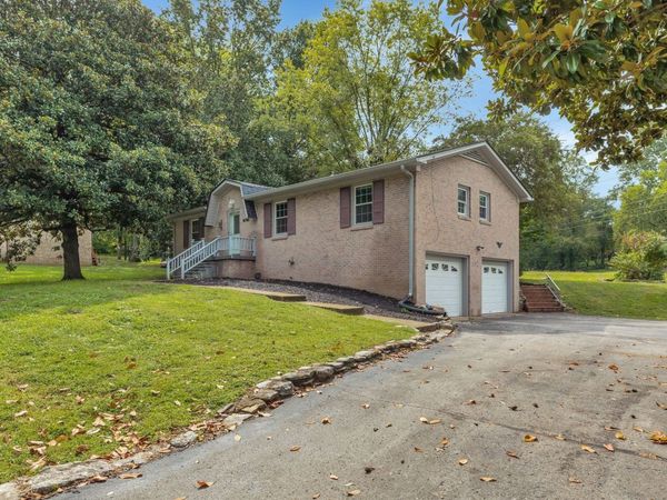 303 Lake Dr, Columbia, TN 38401