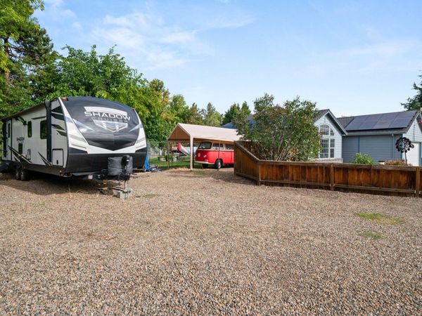 570 Bachand Circle, Central Point, OR 97502