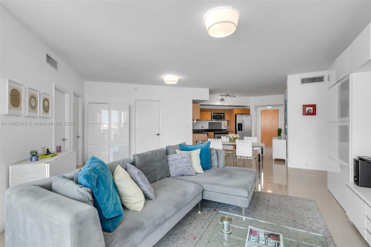 350 S Miami Ave, Unit 1601, Miami, FL 33130 Photo