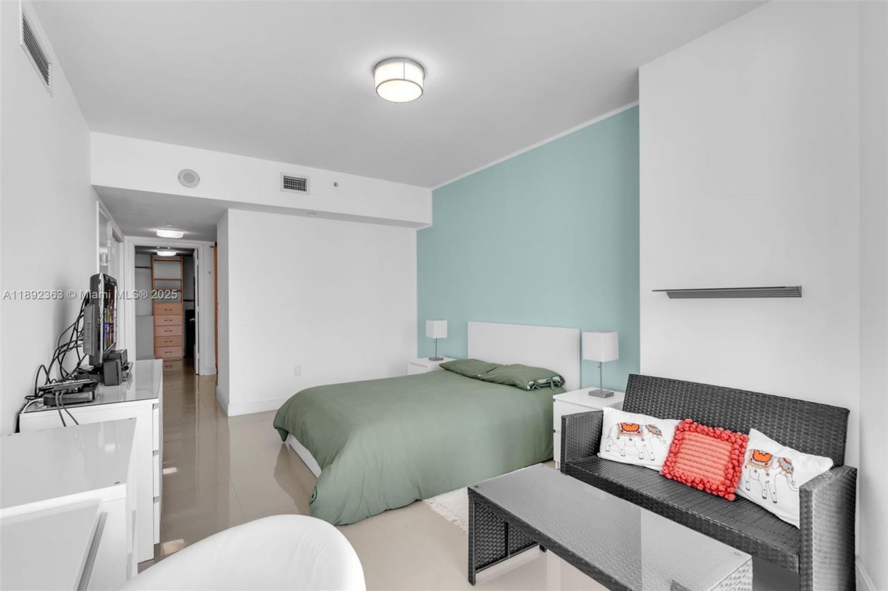 350 S Miami Ave, Unit 1601, Miami, FL 33130 Photo