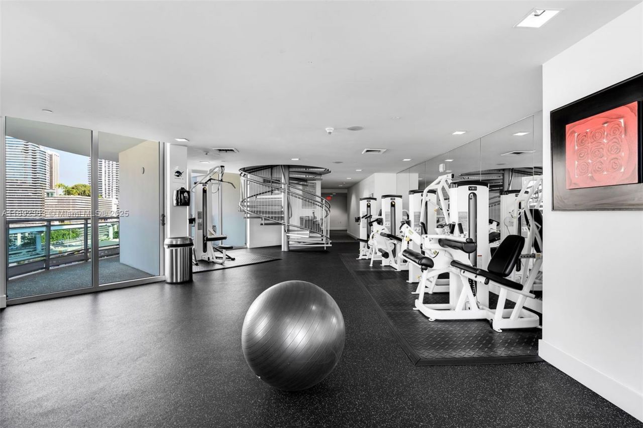 350 S Miami Ave, Unit 1601, Miami, FL 33130 Photo