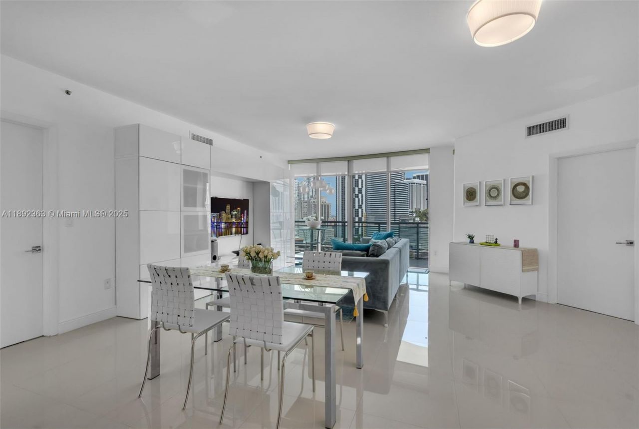 350 S Miami Ave, Unit 1601, Miami, FL 33130 Photo