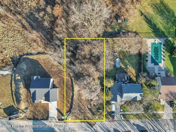 202 Stratford Drive, Mason, MI 48854